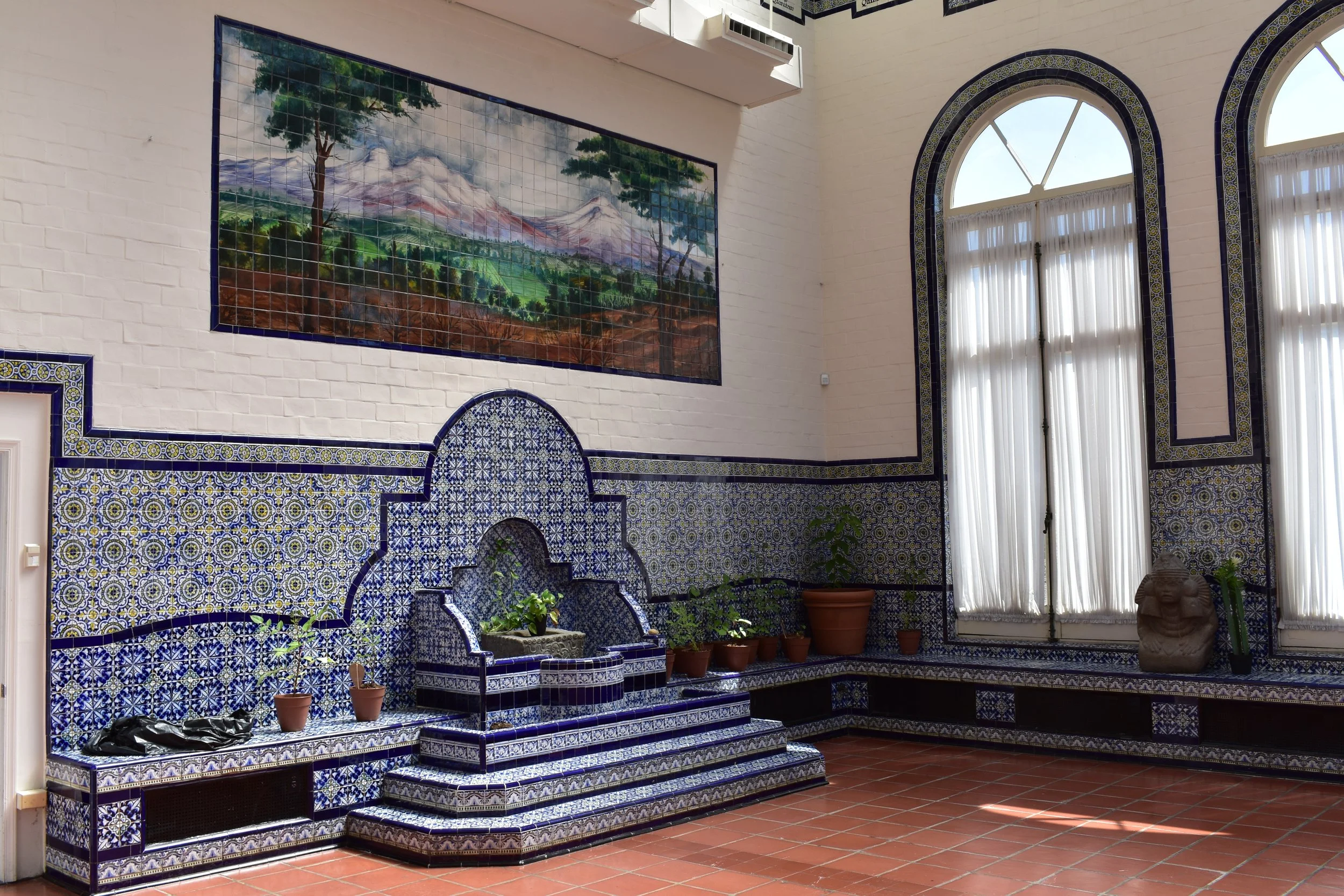 The solarium is adorned with tiles depicting Mexican volcanoes and the coats of arms of the Mexican states. Photo by Diplomatica Global Media.